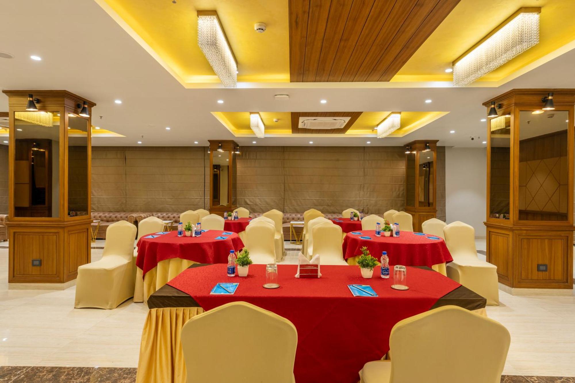 Ra Vista Hotel Kolkata Bagian luar foto
