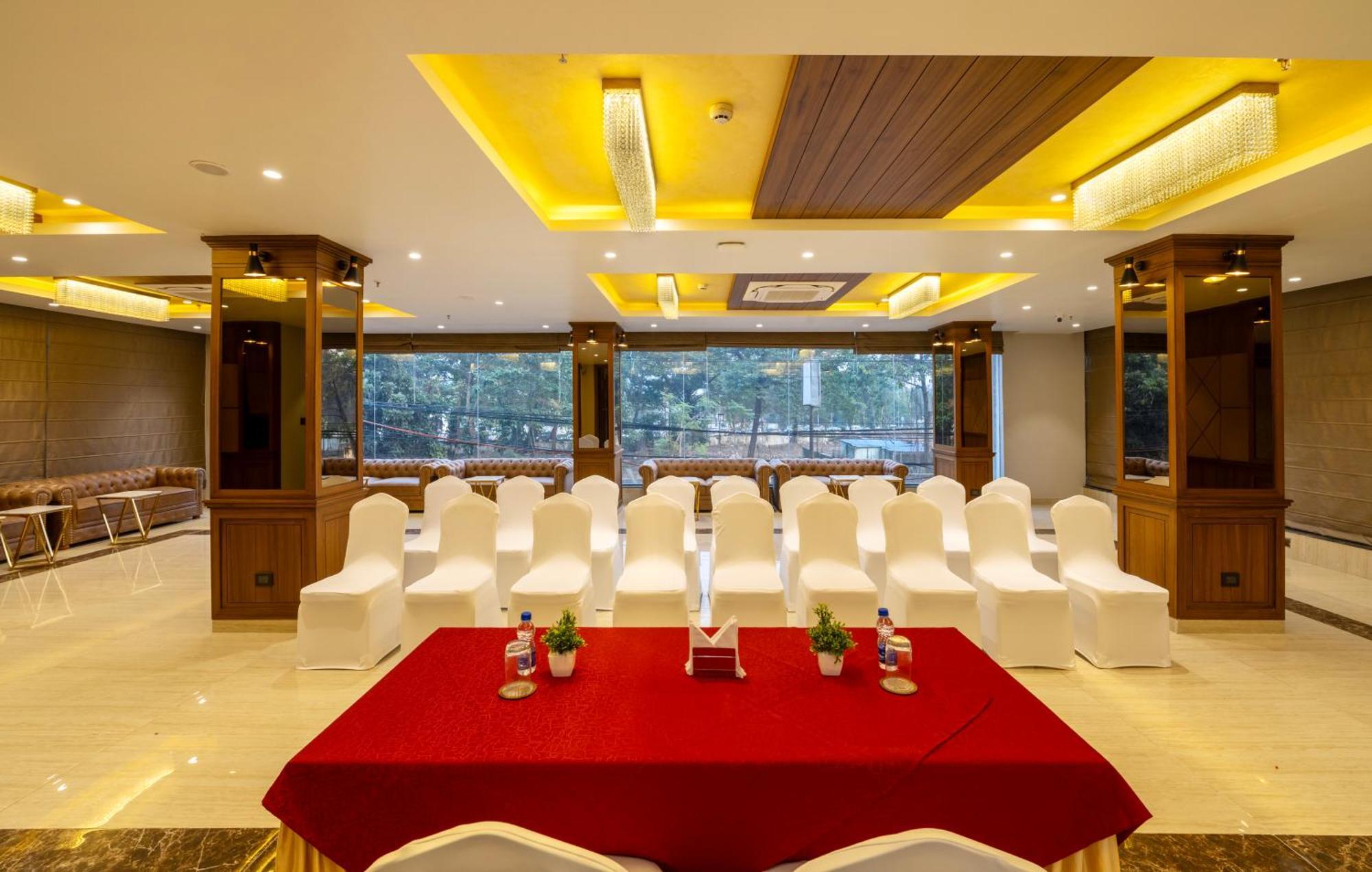 Ra Vista Hotel Kolkata Bagian luar foto
